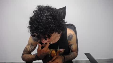 Plux online show from February 2025 01:57:01 AM