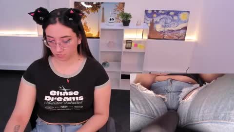 Camila  online show from October 2025 01:31:01 PM