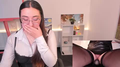 Camila  online show from November 2025 01:01:02 PM