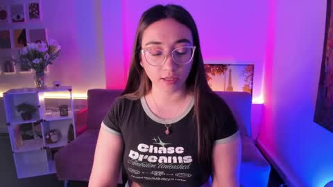 Snapshot of press_anykey chatting on May 2026 12:33:02 PM Camila online show from May 2026 12:33:02 PM