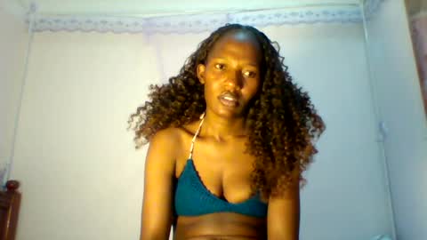 Snapshot of prettie_petitee chatting on July 2026 04:44:01 PM prettie_petitee online show from July 2026 04:44:01 PM