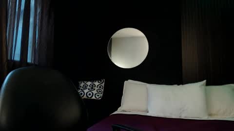 pretty_cristal22 online show from January 2026 01:05:01 PM