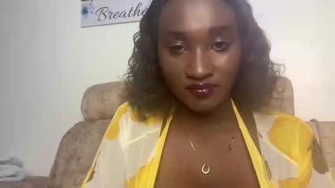 Snapshot of pretty_ellsie chatting on September 2025 02:01:02 AM independent model online show from September 2025 02:01:02 AM