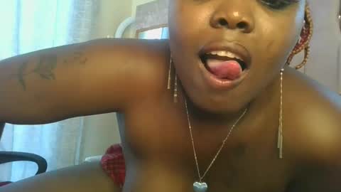 pretty_fel online show from November 2025 08:36:02 AM