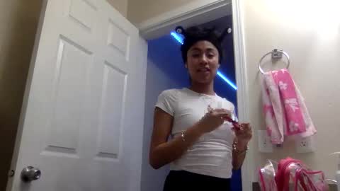 pretty_girl828687 online show from January 2026 05:40:01 PM