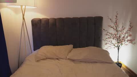 pretty_goddess online show from June 2026 08:07:01 PM
