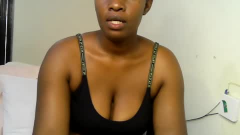Snapshot of pretty_kylah chatting on June 2026 09:37:01 AM pretty_kylah online show from June 2026 09:37:01 AM