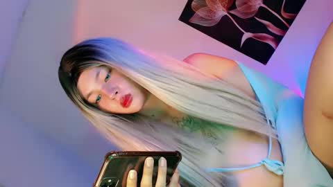 Snapshot of pretty_little_baby28 chatting on September 2025 09:18:01 PM Flor online show from September 2025 09:18:01 PM