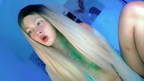 Flor online show from October 2025 09:49:02 PM