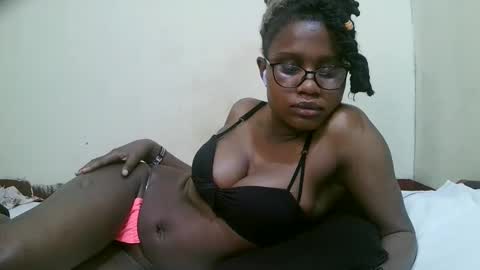 Snapshot of pretty_mellan chatting on January 2025 02:25:02 PM pretty_mellan online show from January 2025 02:25:02 PM