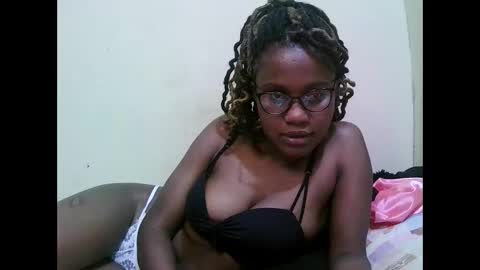 Snapshot of pretty_mellan chatting on February 2025 11:12:02 AM pretty_mellan online show from February 2025 11:12:02 AM
