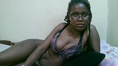 Snapshot of pretty_mellan chatting on February 2025 02:15:02 PM pretty_mellan online show from February 2025 02:15:02 PM