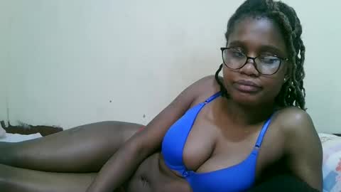 Snapshot of pretty_mellan chatting on February 2025 10:37:01 PM pretty_mellan online show from February 2025 10:37:01 PM