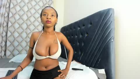 Snapshot of pretty_peshy chatting on April 2026 07:20:02 PM pretty_peshy online show from April 2026 07:20:02 PM