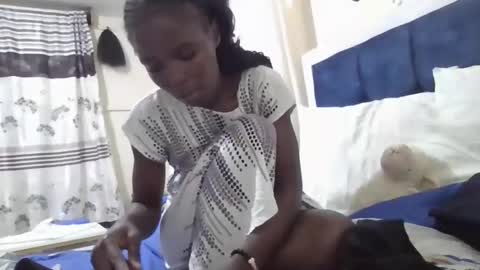 pretty_petite_ebony online show from October 2025 02:15:01 PM