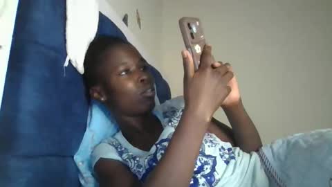 pretty_petite_ebony online show from December 2025 07:32:01 PM