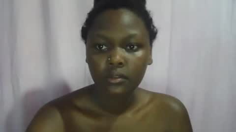 pretty_shanz online show from November 2025 06:41:02 AM