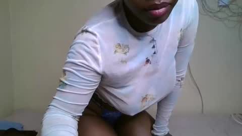 pretty_shila online show from October 2025 06:17:01 PM