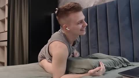 Snapshot of pretty_sweety chatting on May 2026 04:40:01 AM Justin online show from May 2026 04:40:01 AM