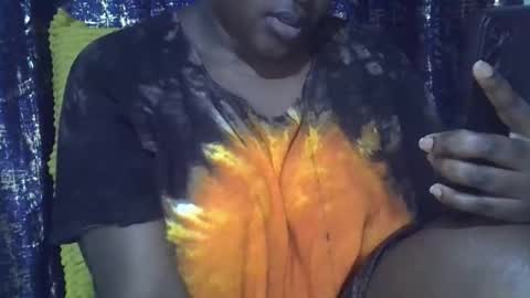 pretty_vall online show from October 2025 03:29:02 AM