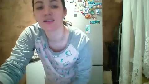 Bella online show from April 2026 07:48:01 PM