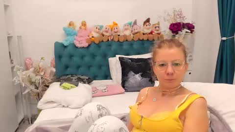 Snapshot of prettyblackeyes chatting on March 2025 07:08:02 AM wilma online show from March 2025 07:08:02 AM