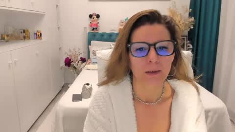 Snapshot of prettyblackeyes chatting on April 2026 05:21:02 AM wilma online show from April 2026 05:21:02 AM