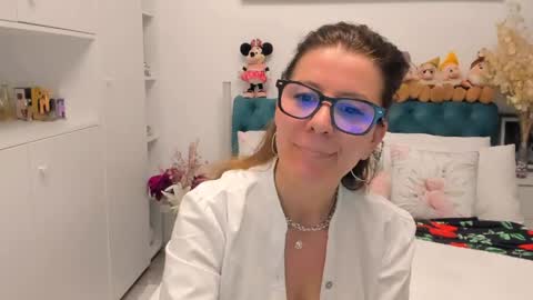 Snapshot of prettyblackeyes chatting on April 2026 10:38:01 PM wilma online show from April 2026 10:38:01 PM
