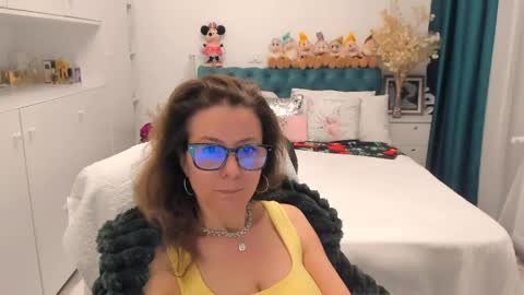 Snapshot of prettyblackeyes chatting on May 2026 06:07:02 AM wilma online show from May 2026 06:07:02 AM