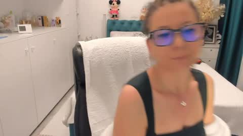 Snapshot of prettyblackeyes chatting on May 2026 05:36:02 AM wilma online show from May 2026 05:36:02 AM