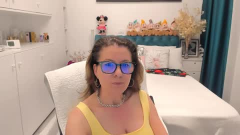 Snapshot of prettyblackeyes chatting on May 2026 05:37:01 AM wilma online show from May 2026 05:37:01 AM