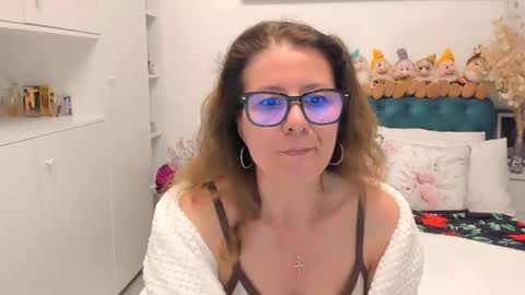 Snapshot of prettyblackeyes chatting on May 2026 07:52:01 PM wilma online show from May 2026 07:52:01 PM
