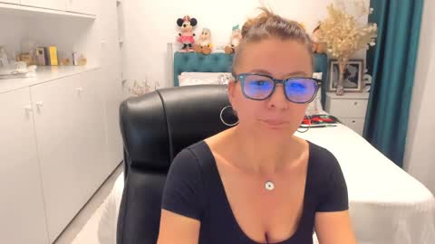 Snapshot of prettyblackeyes chatting on May 2026 05:58:02 AM wilma online show from May 2026 05:58:02 AM