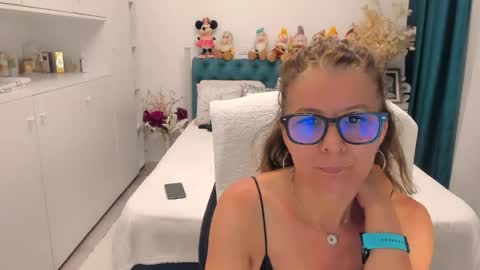 Snapshot of prettyblackeyes chatting on May 2026 10:19:01 PM wilma online show from May 2026 10:19:01 PM