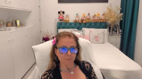 Snapshot of prettyblackeyes chatting on June 2026 08:03:01 PM wilma online show from June 2026 08:03:01 PM