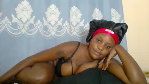SHANIA online show from October 2025 07:01:02 PM