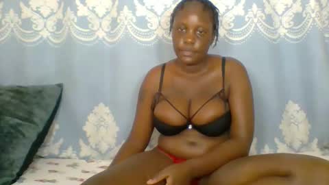 Snapshot of prettydarkskin002 chatting on February 2026 11:27:02 AM SHANIA online show from February 2026 11:27:02 AM
