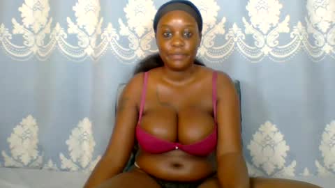 Snapshot of prettydarkskin002 chatting on July 2026 10:43:01 AM SHANIA online show from July 2026 10:43:01 AM