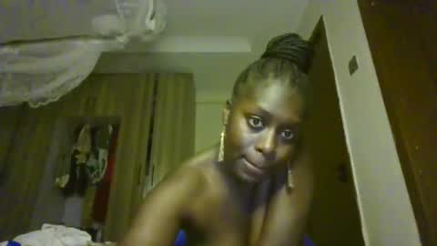 Snapshot of prettydulce chatting on May 2026 02:13:02 PM prettydulce online show from May 2026 02:13:02 PM