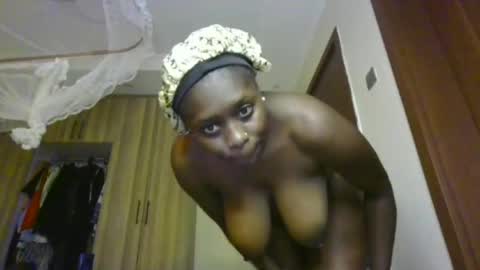 Snapshot of prettydulce chatting on June 2026 11:30:02 AM prettydulce online show from June 2026 11:30:02 AM