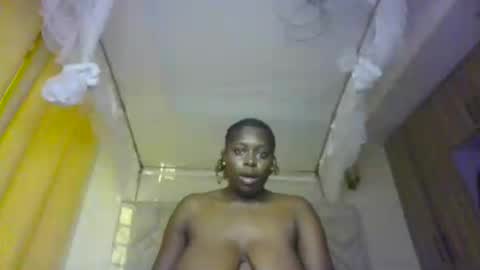 Snapshot of prettydulce chatting on June 2026 03:07:01 PM prettydulce online show from June 2026 03:07:01 PM
