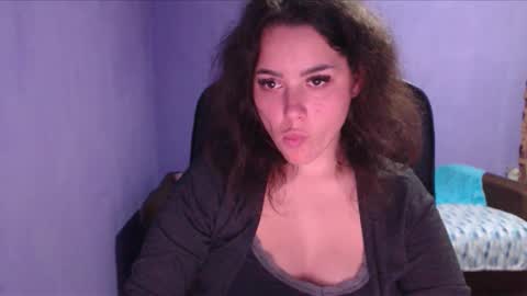 prettyjulliette online show from January 2025 06:41:02 PM