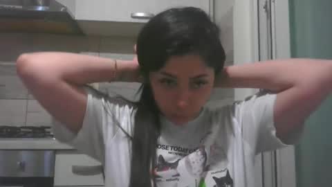 Snapshot of prettyjulliette chatting on May 2026 12:21:01 PM prettyjulliette online show from May 2026 12:21:01 PM