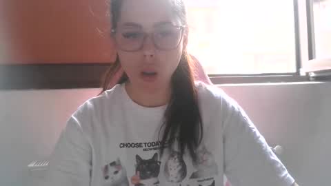 Snapshot of prettyjulliette chatting on May 2026 03:51:01 PM prettyjulliette online show from May 2026 03:51:01 PM