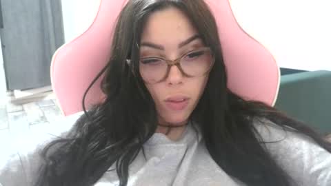 Snapshot of prettyjulliette chatting on June 2026 11:07:01 PM prettyjulliette online show from June 2026 11:07:01 PM