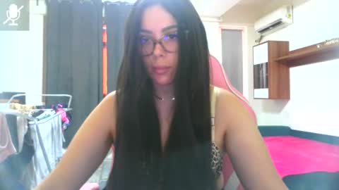 Snapshot of prettyjulliette chatting on June 2026 02:26:01 PM prettyjulliette online show from June 2026 02:26:01 PM