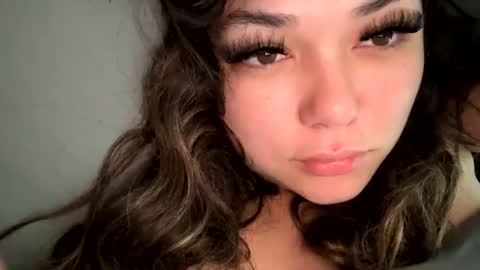 prettylatinamomma01 online show from December 2025 02:37:01 PM