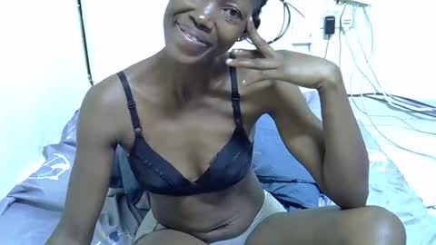 Pretty Queen online show from November 2025 02:42:02 AM