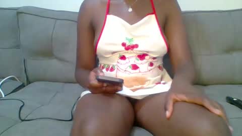 Snapshot of prettyqueen254 chatting on January 2025 01:59:01 AM pretty queen online show from January 2025 01:59:01 AM