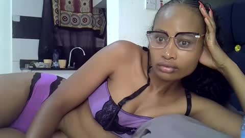 Snapshot of prettysmallsquiter chatting on May 2026 08:55:02 AM apple online show from May 2026 08:55:02 AM
